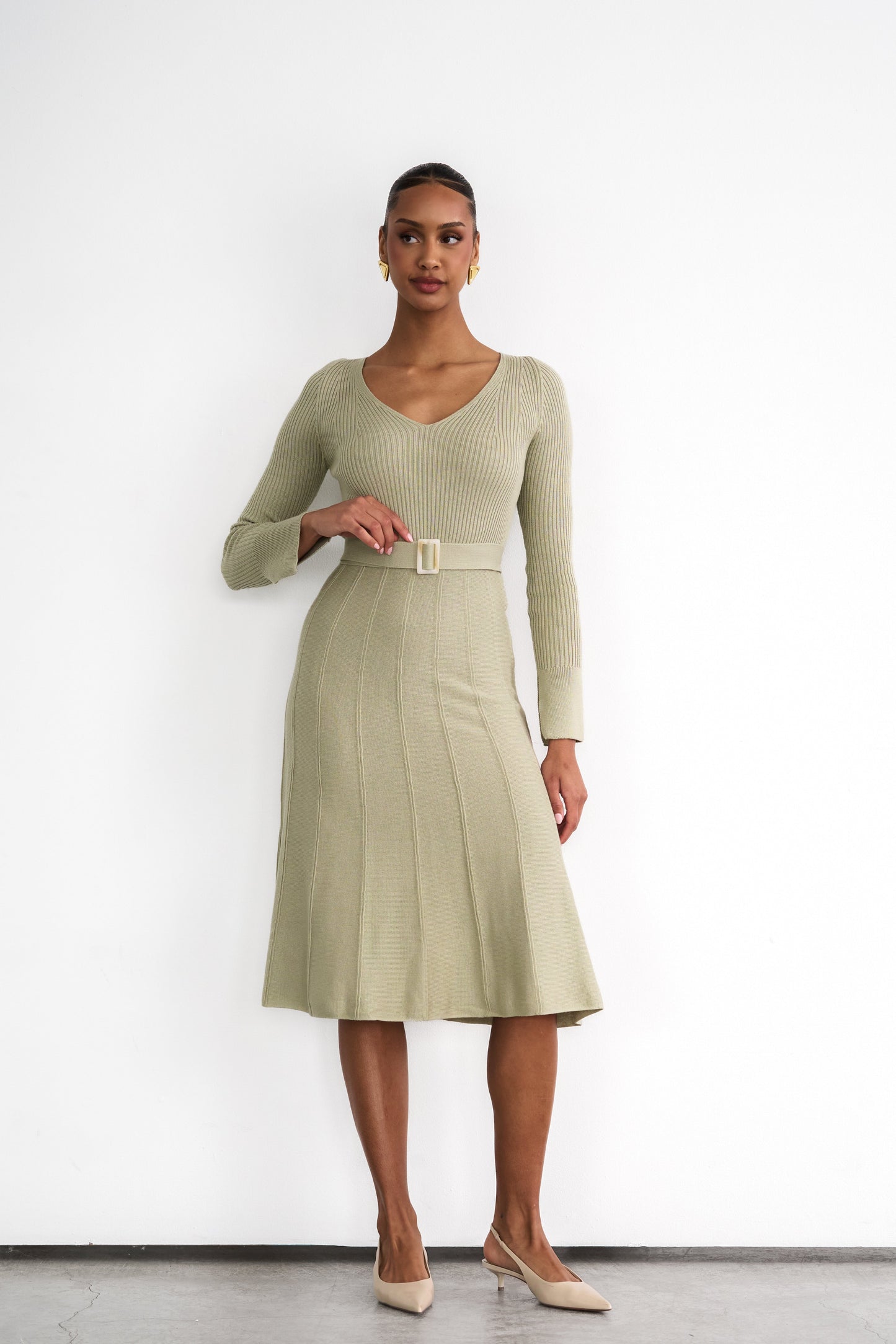 Elegant Flared Midi Dress in Olive