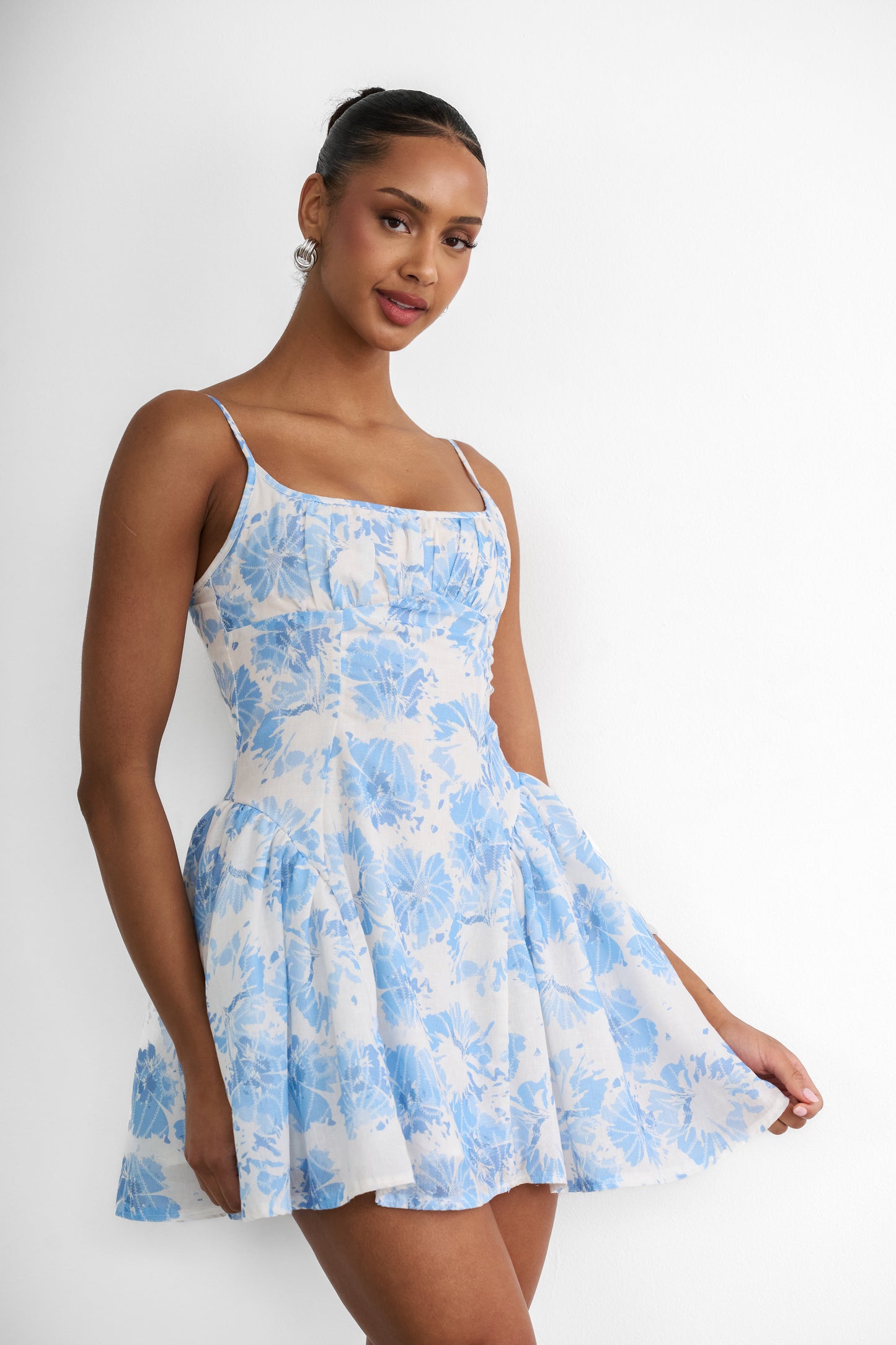 Mini-robe évasée à fleurs