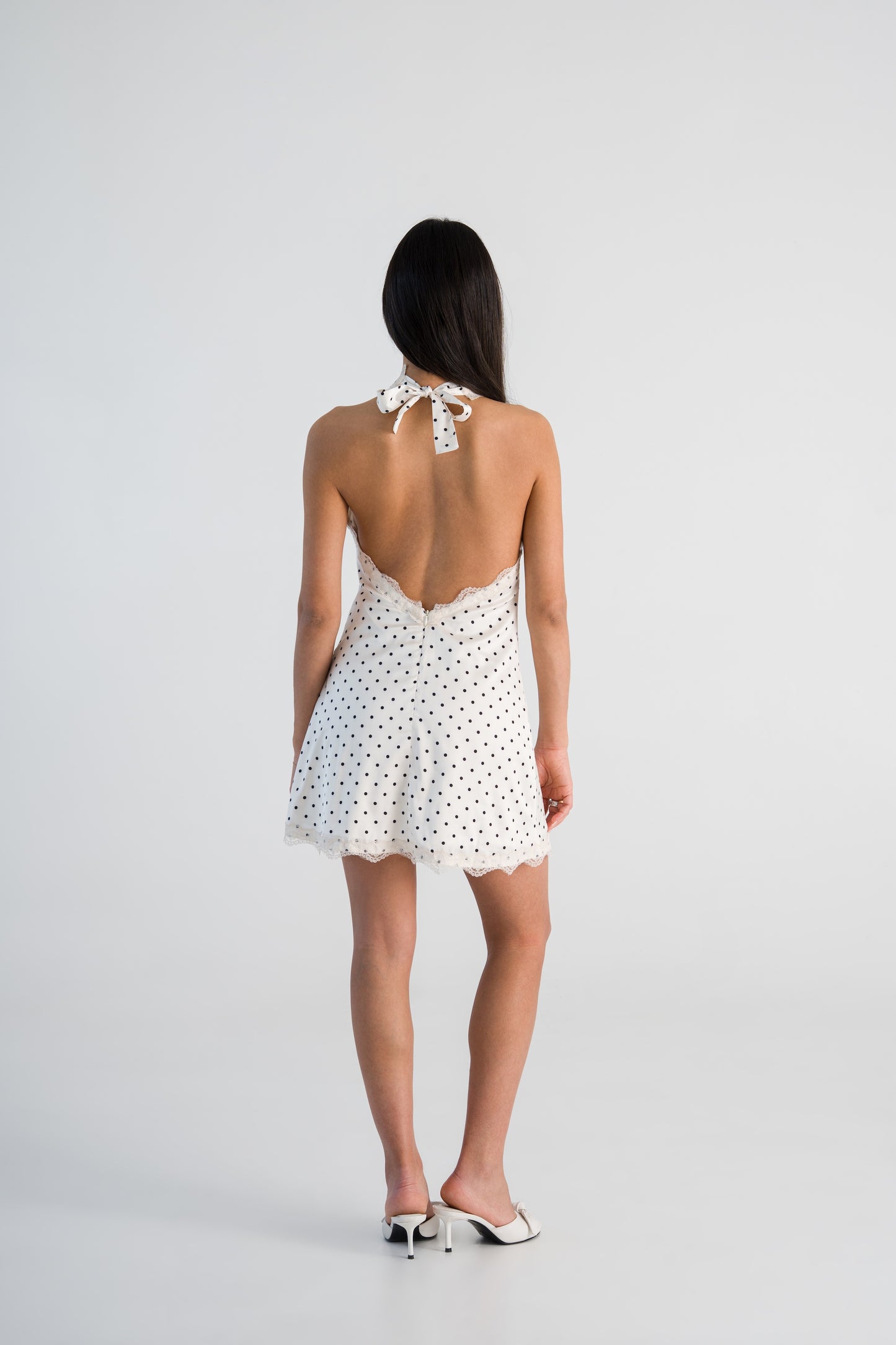 Mini-robe en dentelle à pois